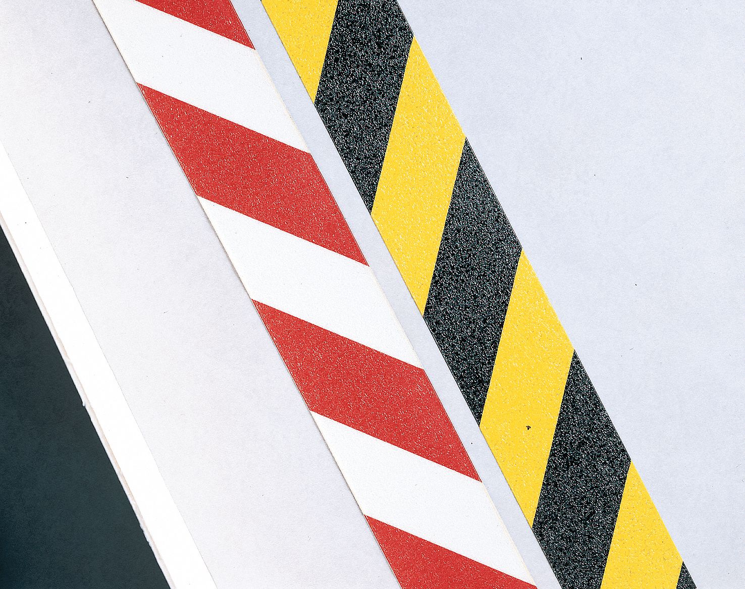 Cinta Antideslizante Blanco/Rojo 48 mm x 18 mts - Imagen 3